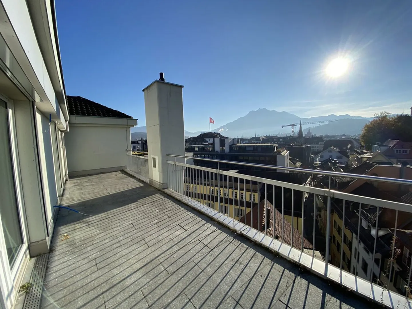 Ein Bijoux über den Dächern der Stadt Luzern - Foto 1 von 9