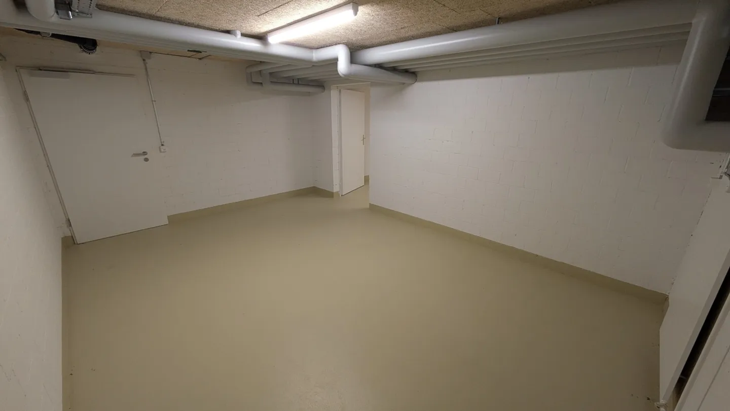 35.4m2 Storage Room Fehraltorf - Haldenstrasse 8 - Photo 12 of 13