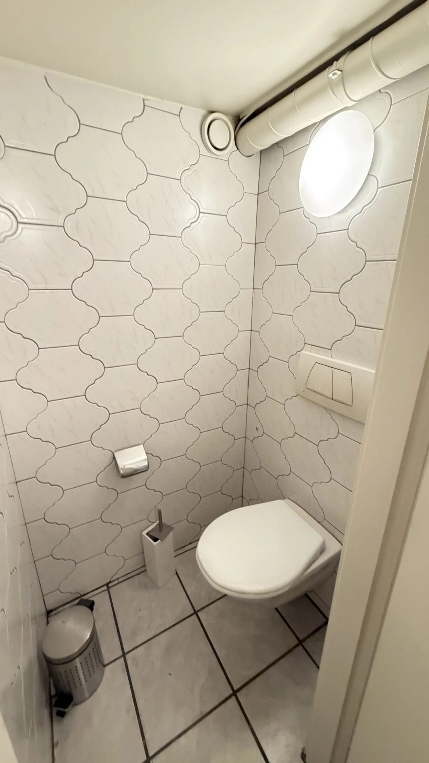 Exclusive Commercial Space in AAA Location - Just a Few Steps from Barfüsserplatz - Photo 5 of 8