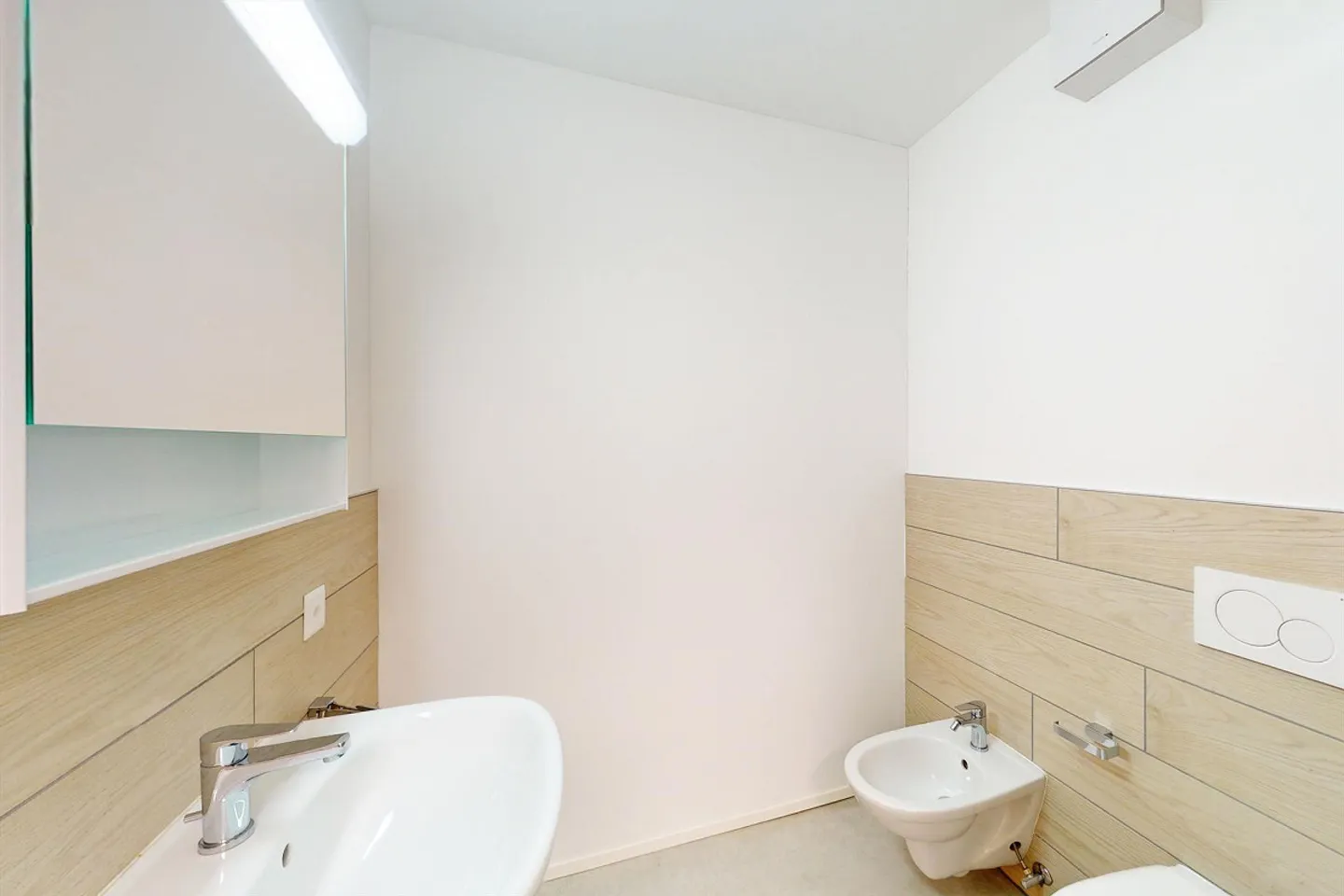 Modern Apartment in Mendrisio - Photo 9 of 11