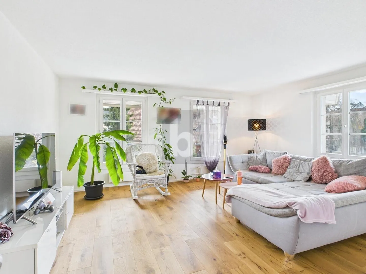 Charming and Renovated (8) - Photo 2 of 5