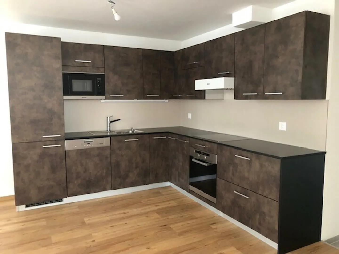 3-Zimmer komplett renovierte Wohnung, Neu 6, La Chaux-de-Fonds - Foto 1 von 9