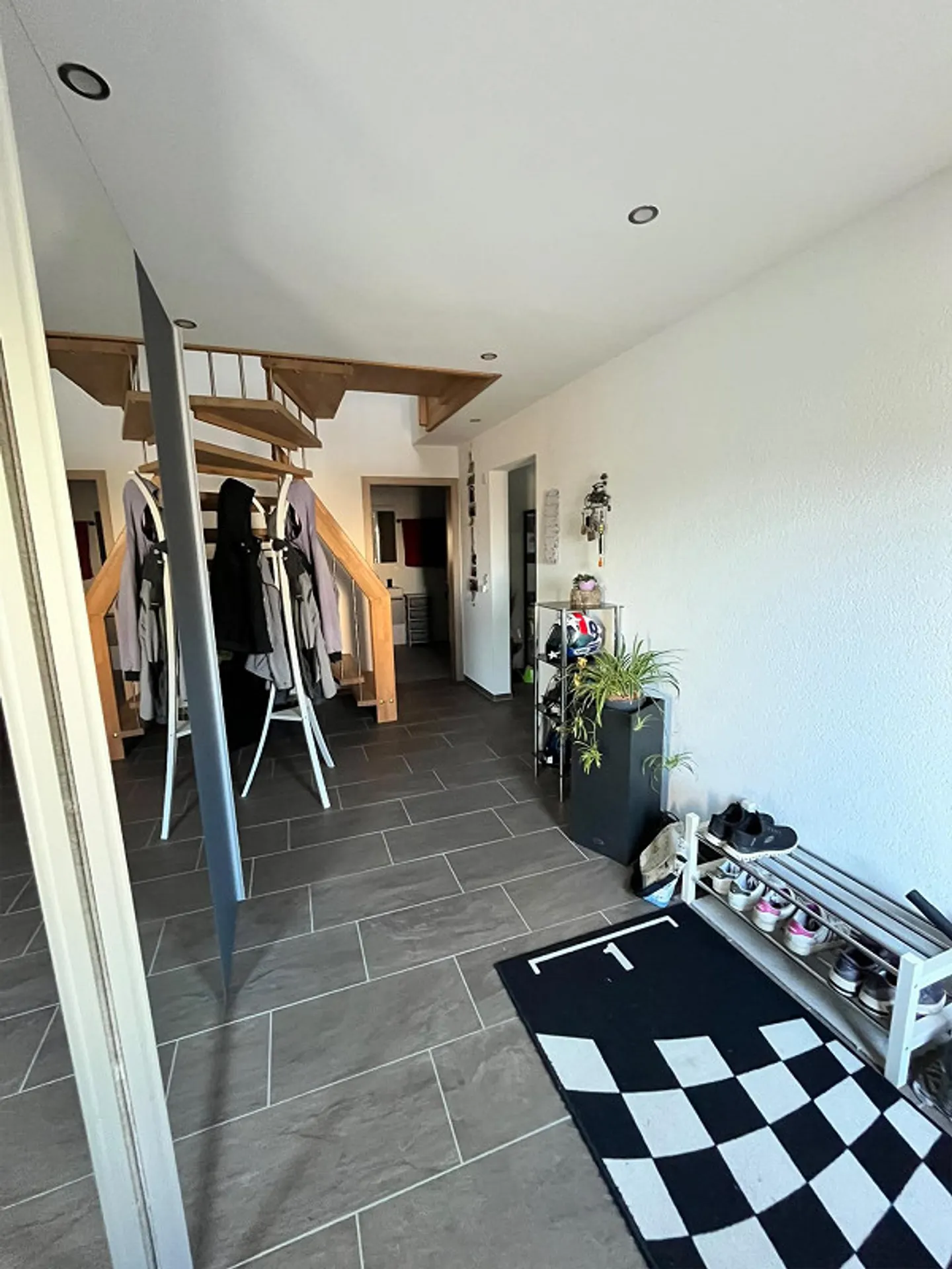 Looking for a new tenant for a beautiful large 3.5 room apartment - Photo 2 of 13