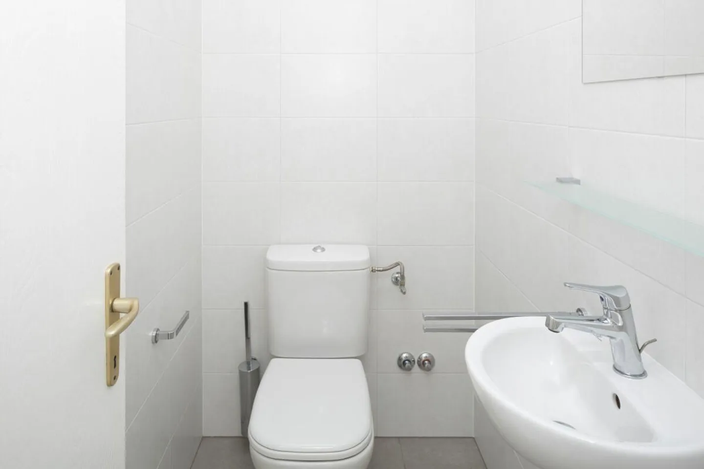 We are renting a large 5.5-room apartment in the Sagittario district - Photo 15 of 16