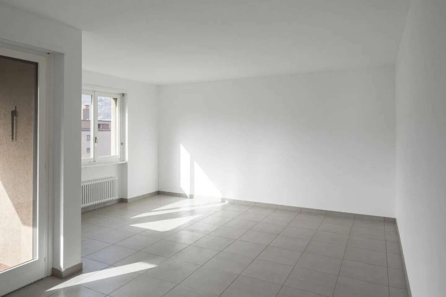 We are renting a large 5.5-room apartment in the Sagittario district - Photo 16 of 16