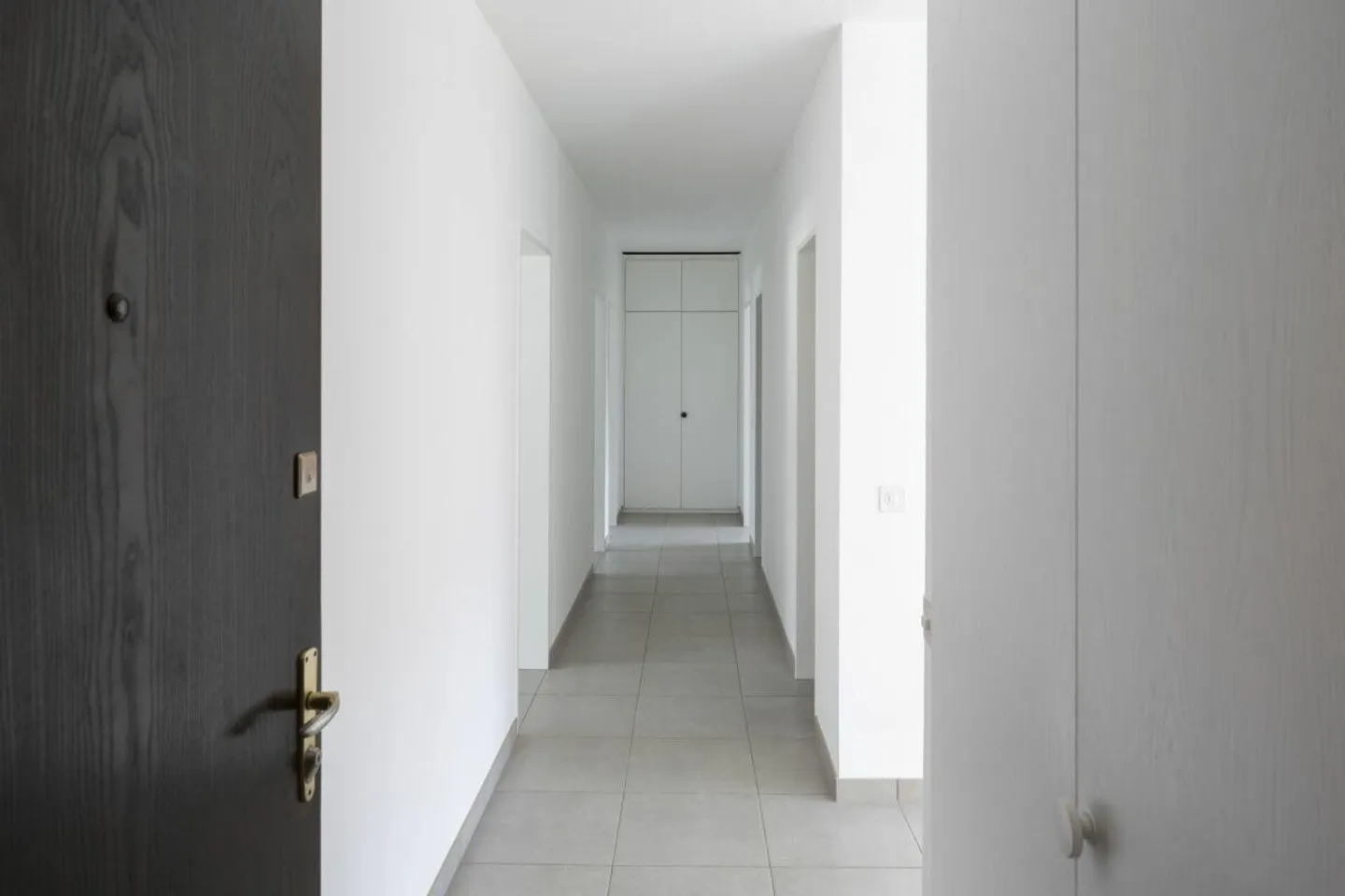 We are renting a large 5.5-room apartment in the Sagittario district - Photo 6 of 16