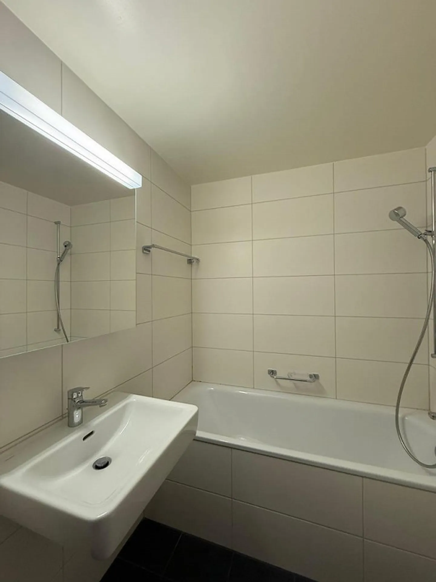 Appartamento 3 locali al 1° piano con balcone / promozione affitto - Foto 5 di 10