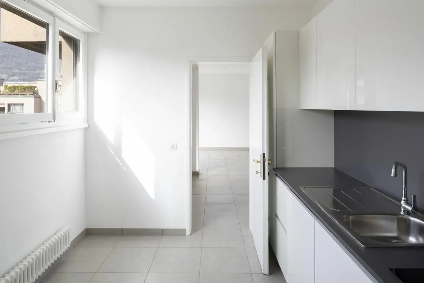 We are renting a large 5.5-room apartment in the Sagittario district - Photo 7 of 16