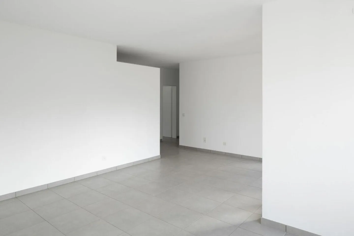 We are renting a large 5.5-room apartment in the Sagittario district - Photo 8 of 16