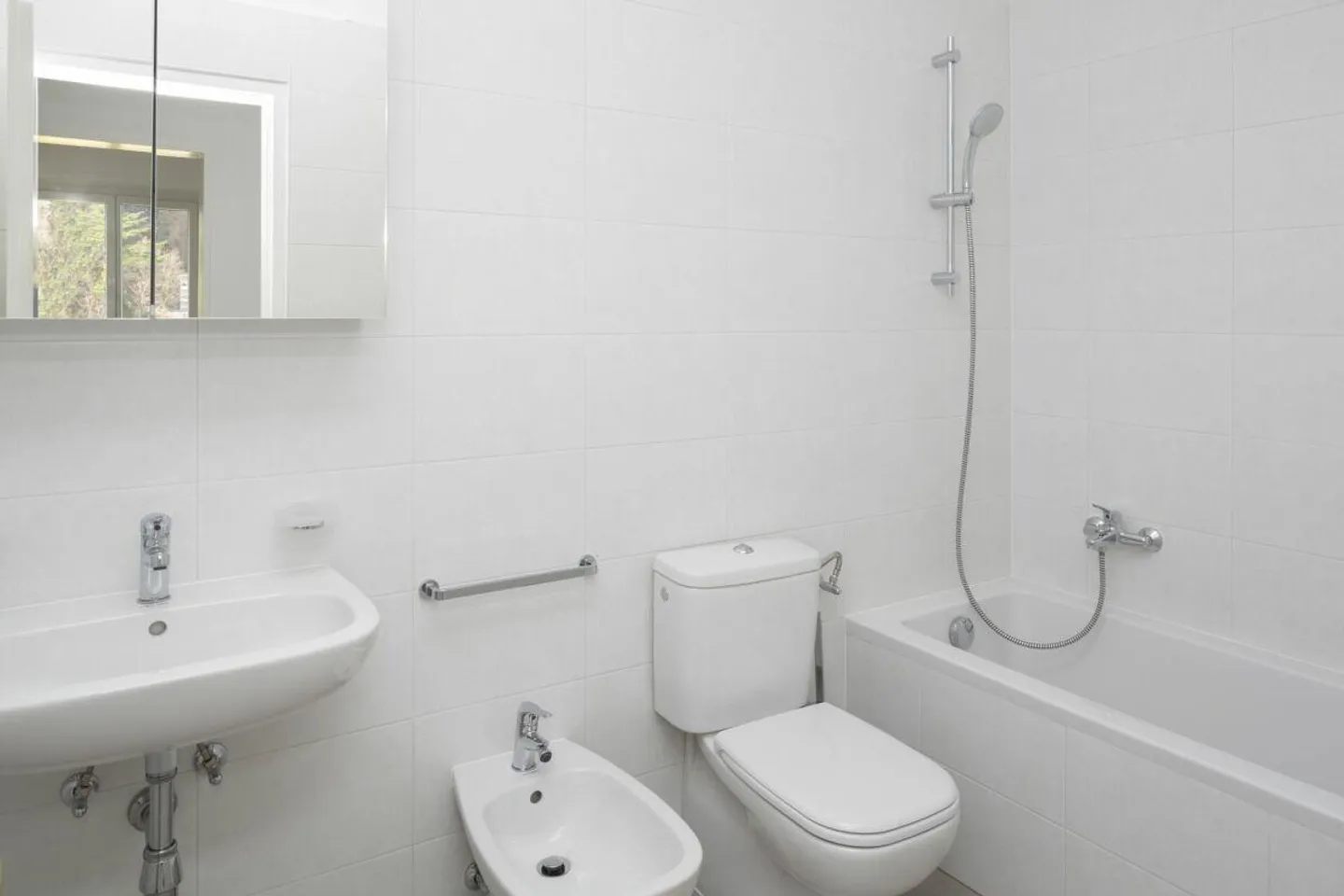 We are renting a large 5.5-room apartment in the Sagittario district - Photo 9 of 16