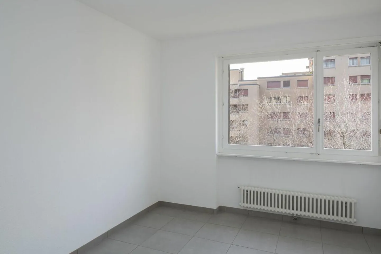We are renting a large 5.5-room apartment in the Sagittario district - Photo 11 of 16