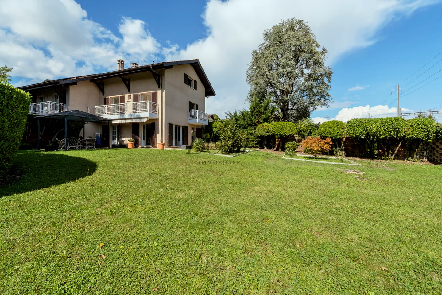 Villa familiare con giardino a Terre Sainte - Foto 5 di 11