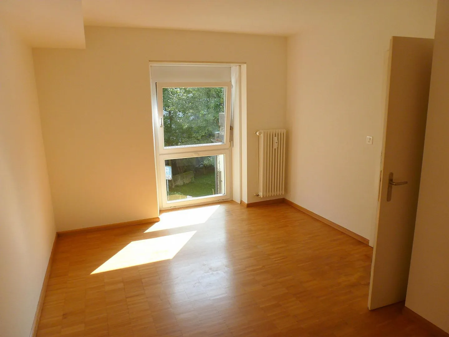 Geräumige Wohnung mit Terrasse - Foto 5 von 9