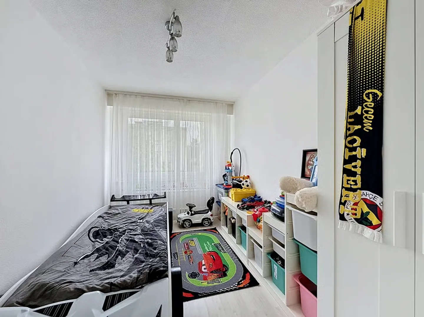 Beautiful bright apartment with veranda and individual garage - Photo 6 of 10