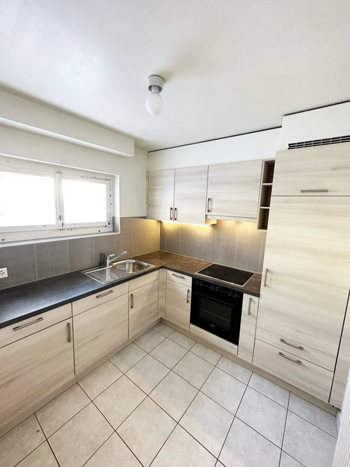 01269 - Appartamento 4 locali - Tourelles 8 - La Chaux-de-Fonds - Foto 1 di 6
