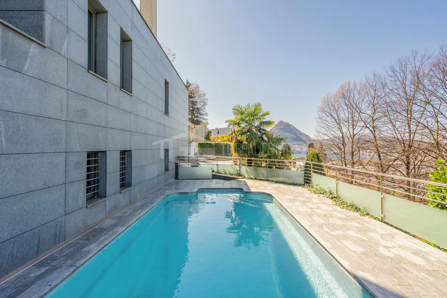 ELEGANT VILLA WITH LAKE VIEW AND SWIMMING POOL IN RUVIGLIANA - Photo 13 of 13