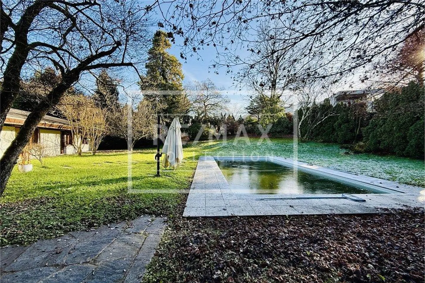 Villa élégante avec piscine et jardin privé à Gentilino - Photo 2 sur 13