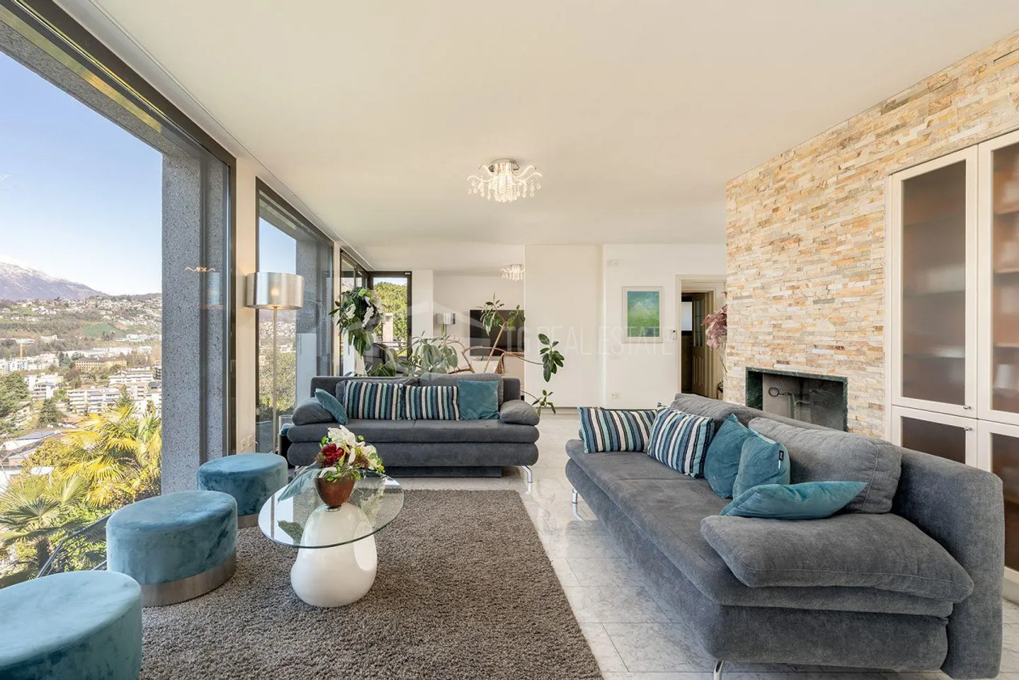 ELEGANT VILLA WITH LAKE VIEW AND SWIMMING POOL IN RUVIGLIANA - Photo 7 of 13