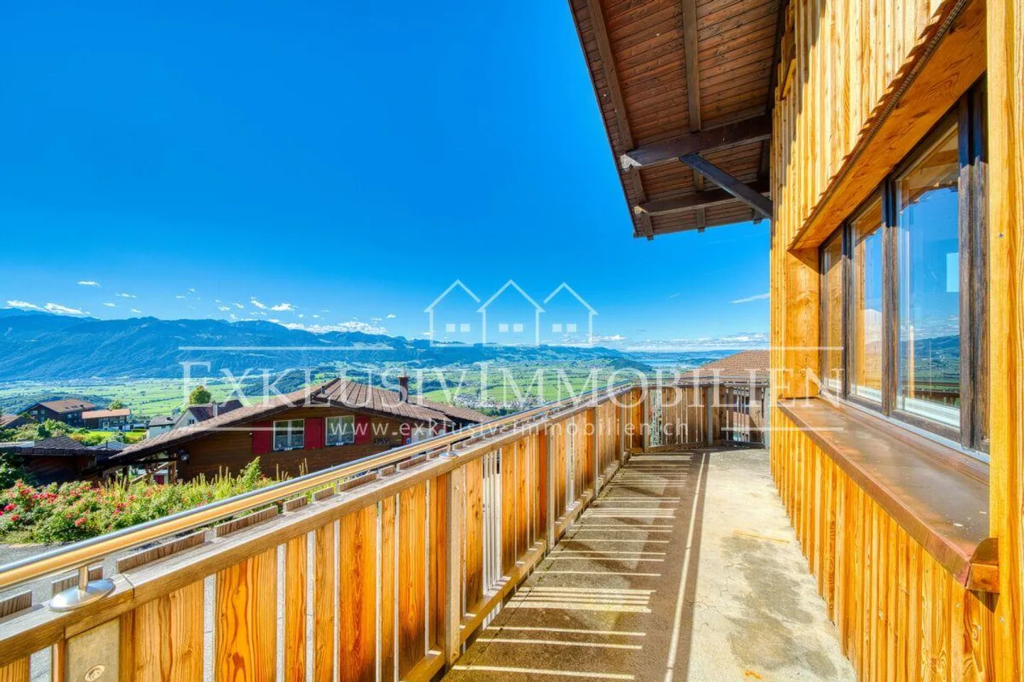 Haus mit fantastischer Aussicht und einem grossen Garten zur Entspa... - Foto 5 di 6