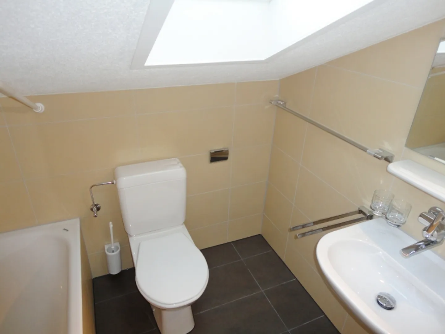 Penthouse moderne 2 pièces - Photo 4 sur 6