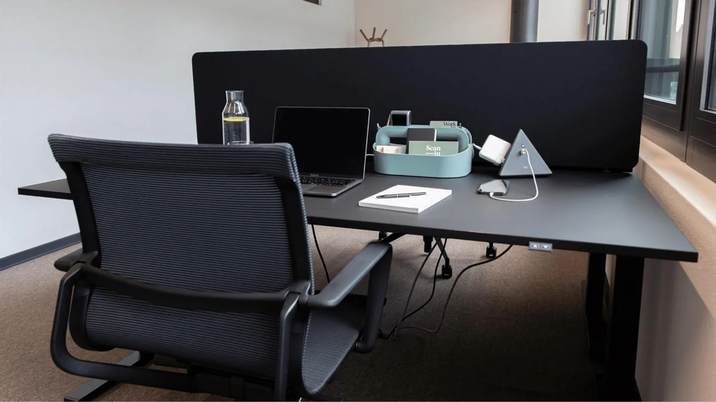 Vollmöbliertes Büro - Foto 2 von 11