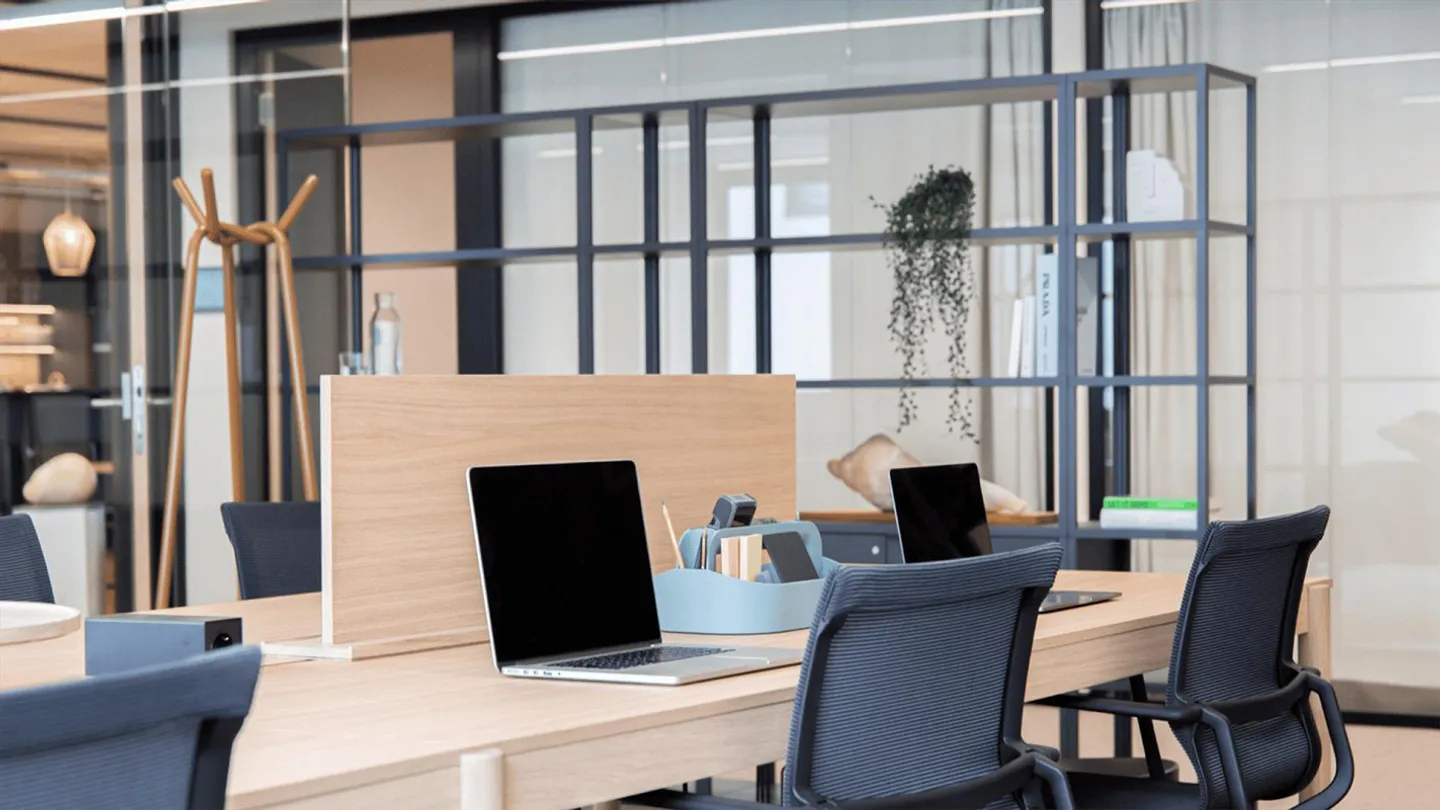 Vollmöbliertes Büro - Foto 3 von 11