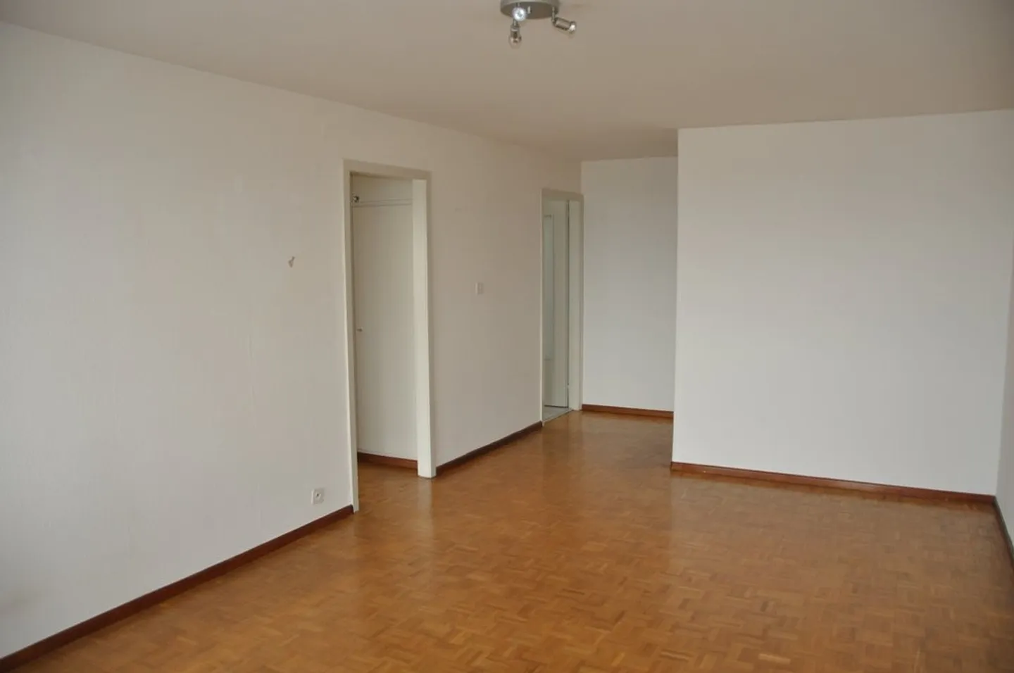 Apartment for rent - Photo 5 of 10