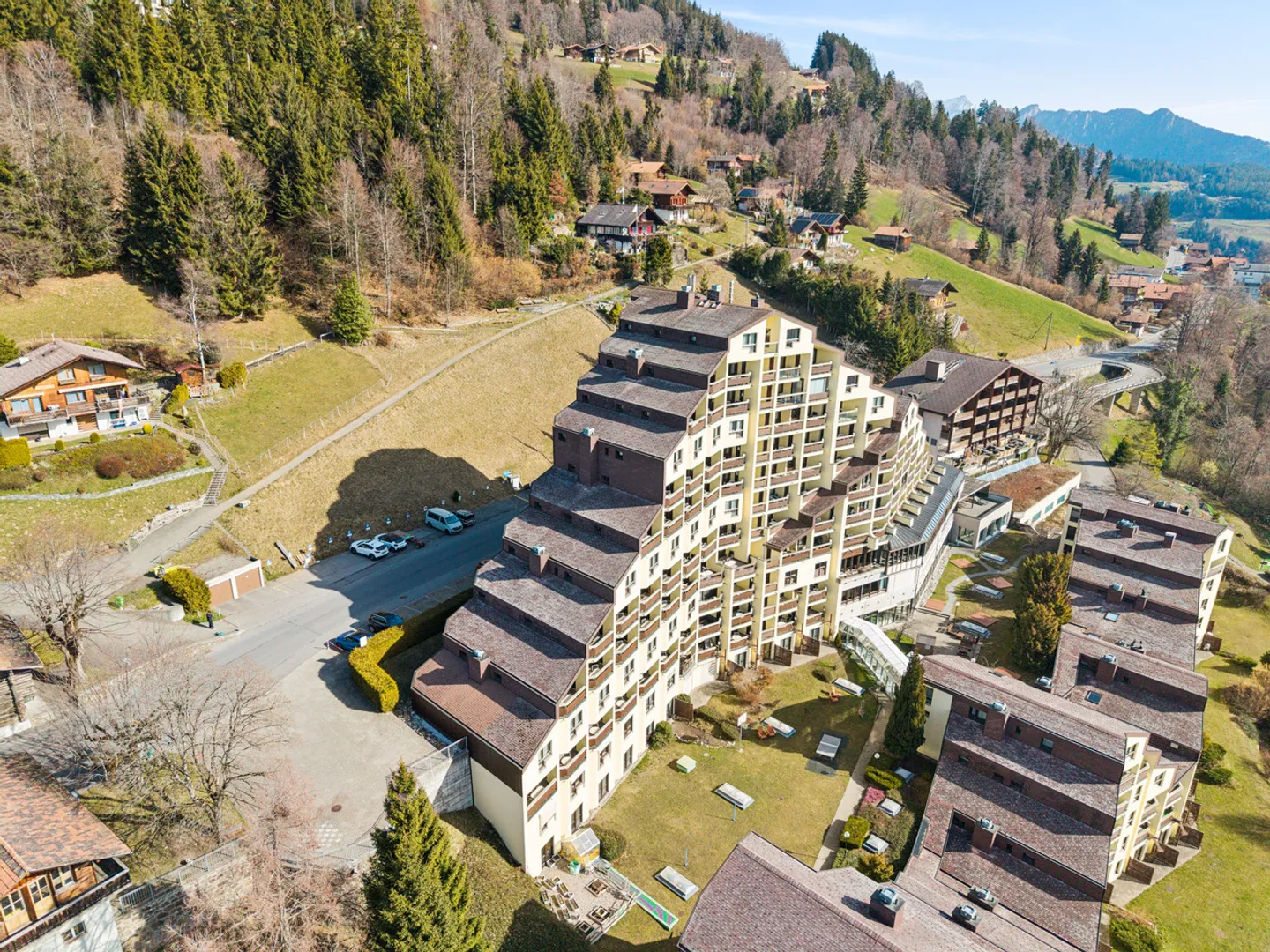 Charmant appartement de 3,5 pièces avec cuisine et salle de bain, lumineux - Photo 3 sur 19