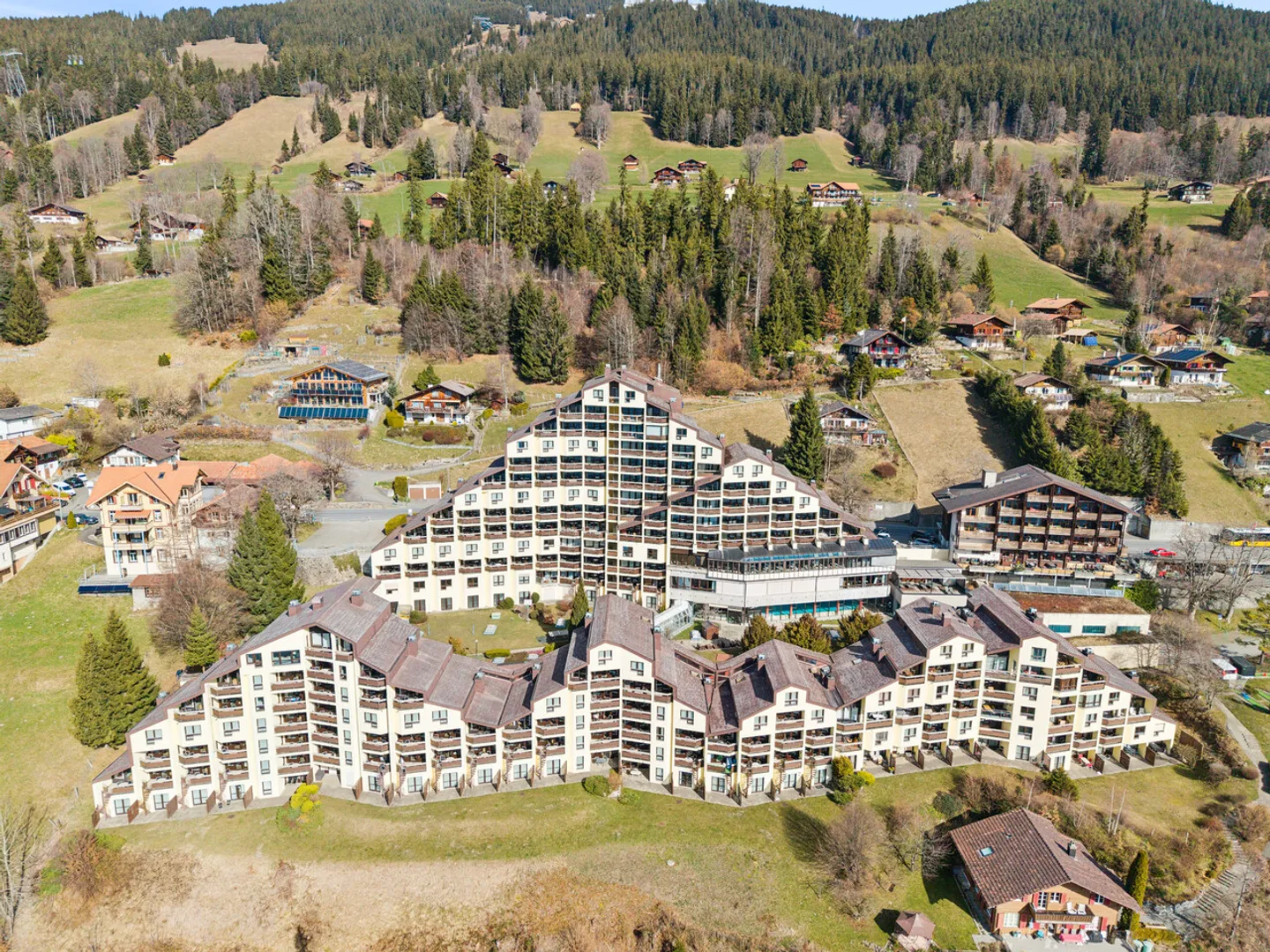 Charmant appartement de 3,5 pièces avec cuisine et salle de bain, lumineux - Photo 4 sur 19