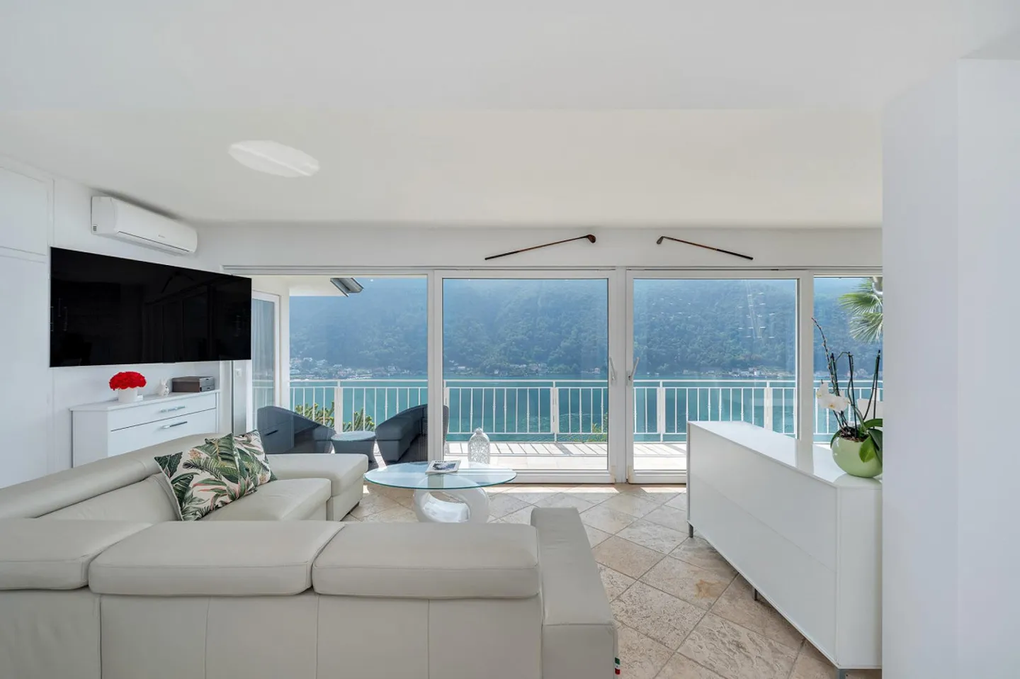 HAUS 45 ZIMMER MIT SEEBLICK UND GROSSEM GARTEN - Foto 10 von 13