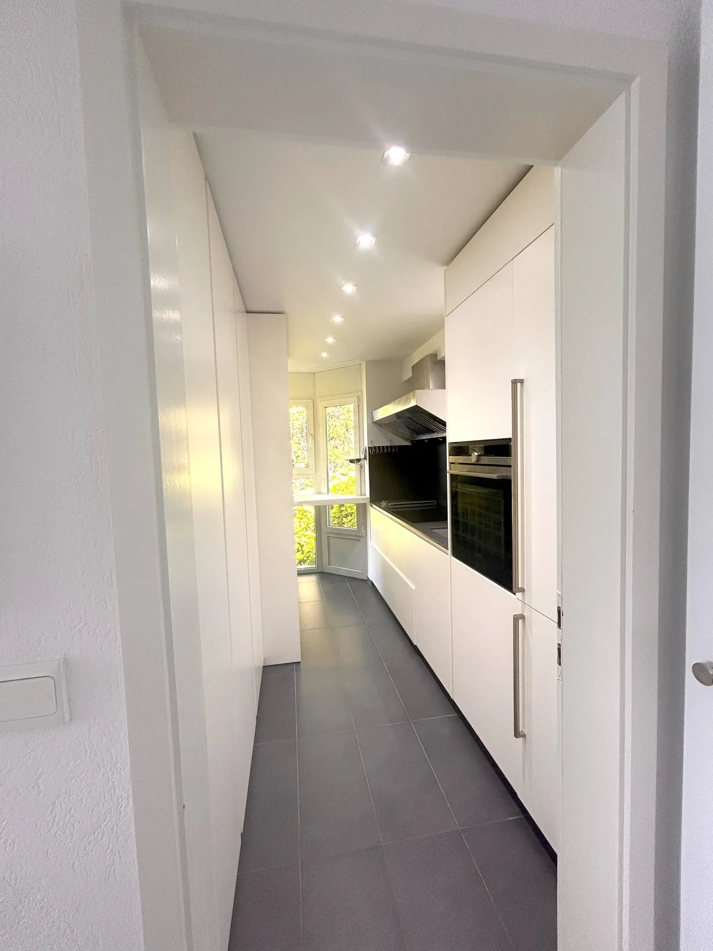 Bellissimo appartamento di 2,5 stanze con vista panoramica a Clarens - Foto 2 di 9