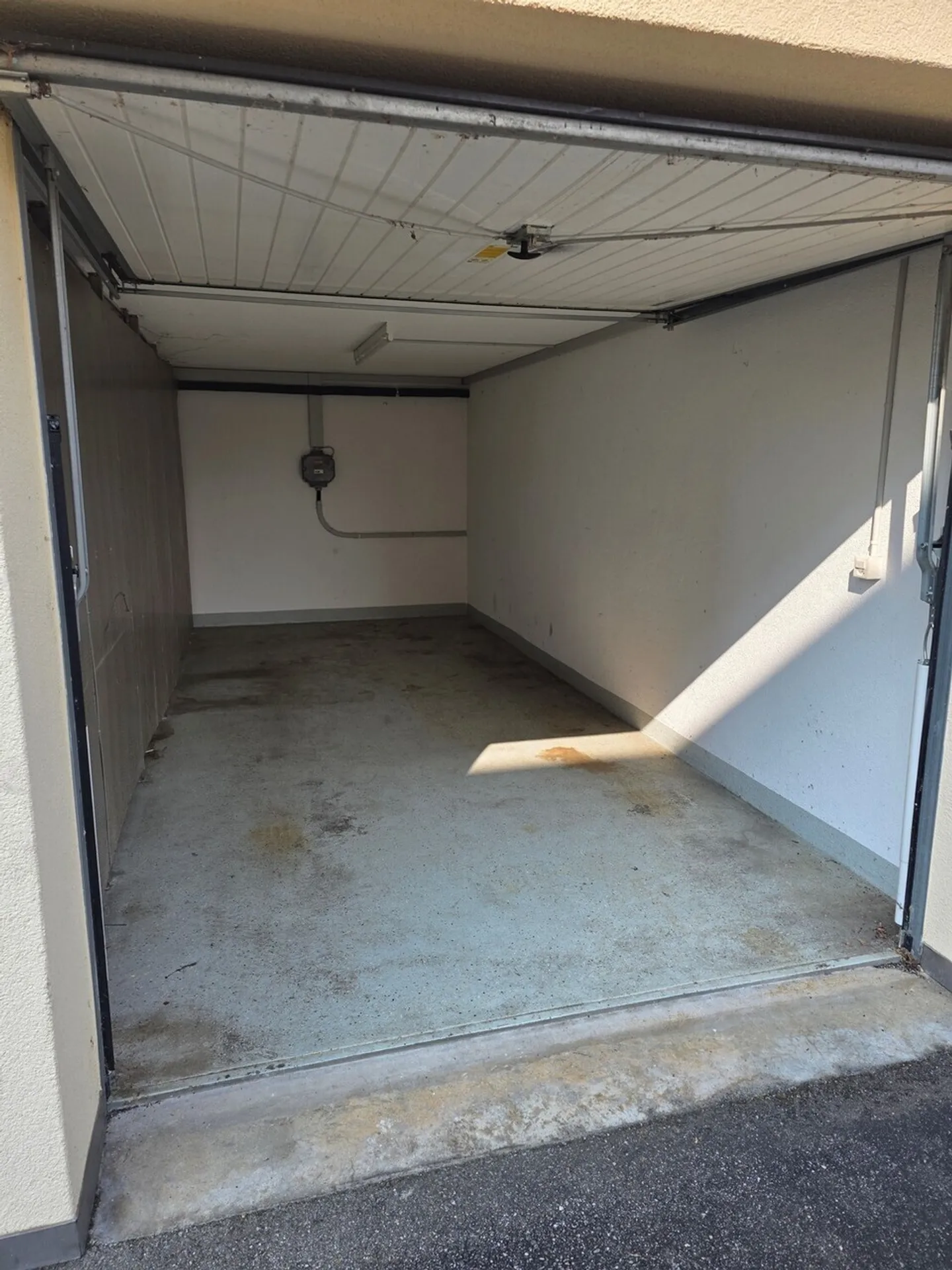 Single Garage Box - Photo 2 of 4