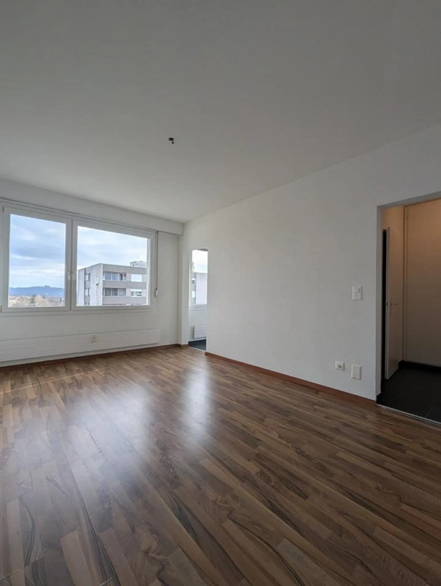 Luminoso appartamento di 1.5 locali al 7° piano / Promozione affitto - Foto 1 di 6