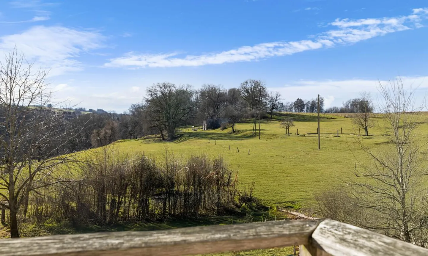 Casa di villaggio con appartamento di rendimento indipendente - Foto 2 di 13