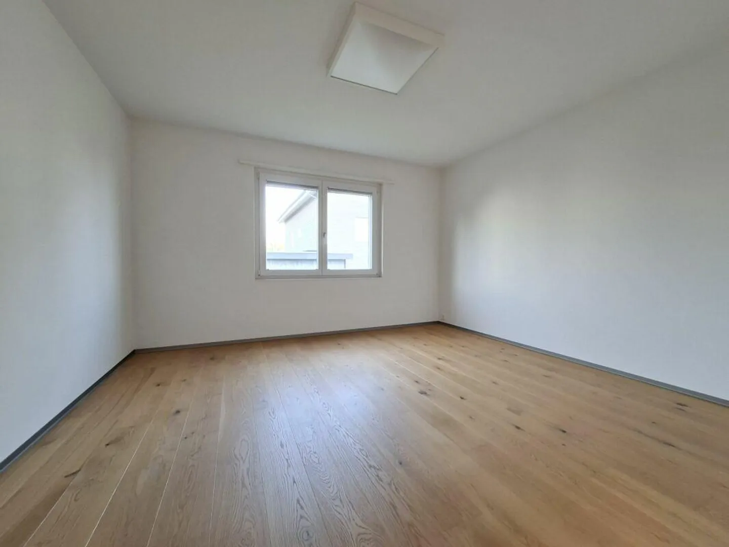 Top modern 4.5-room ground floor apartment with a beautiful view. - Photo 6 of 12