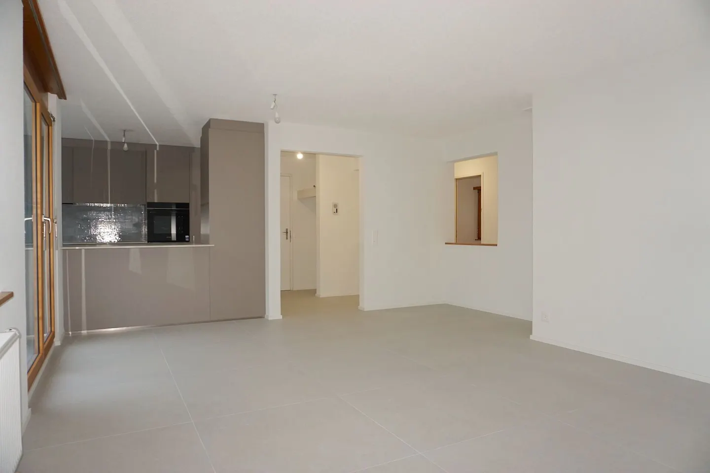 ARI-249 Magnificent renovierte 4,5-Zimmer-Wohnung mit Parkplatz - Foto 1 von 17