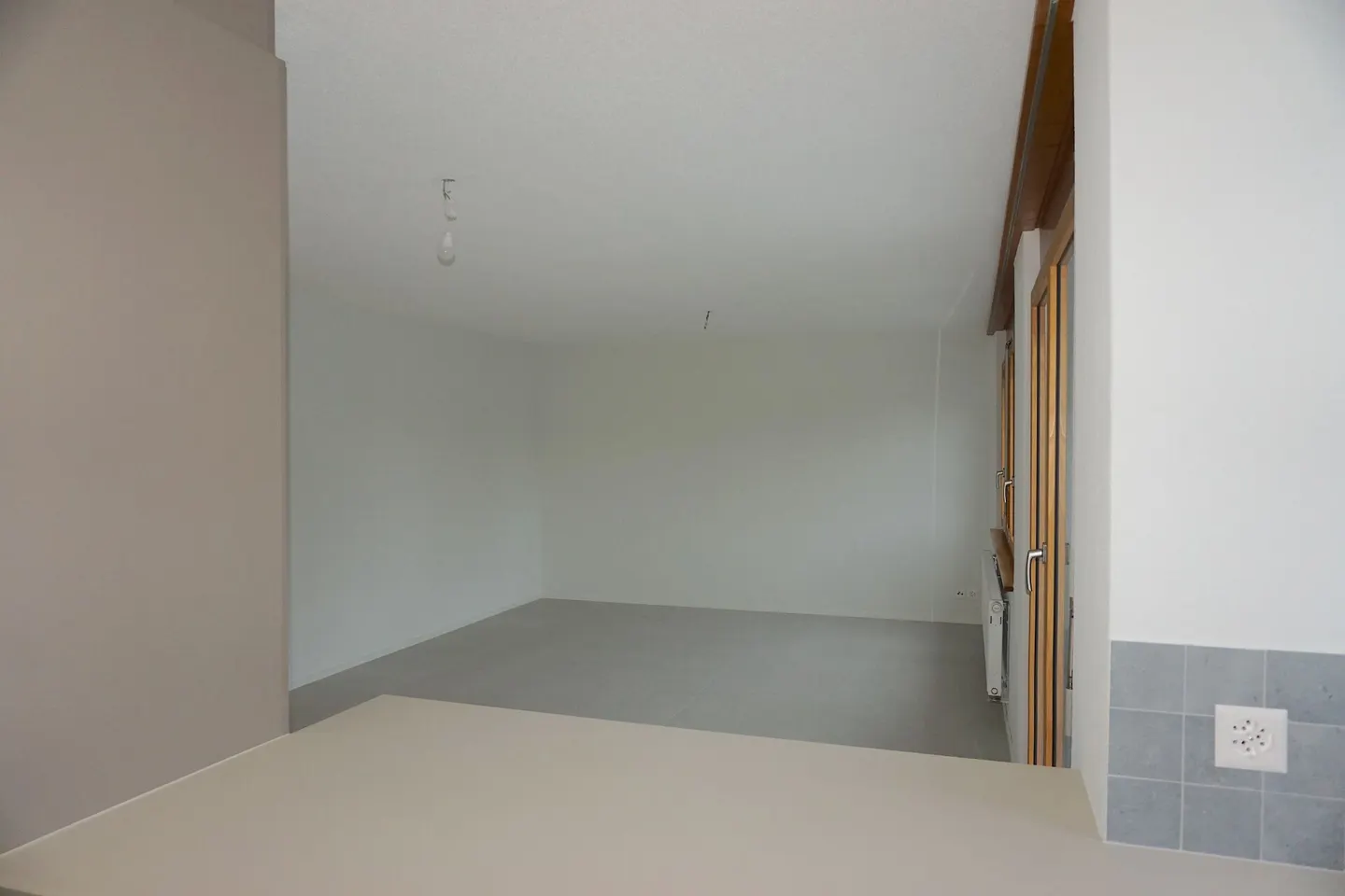 ARI-249 Magnificent renovierte 4,5-Zimmer-Wohnung mit Parkplatz - Foto 6 von 17