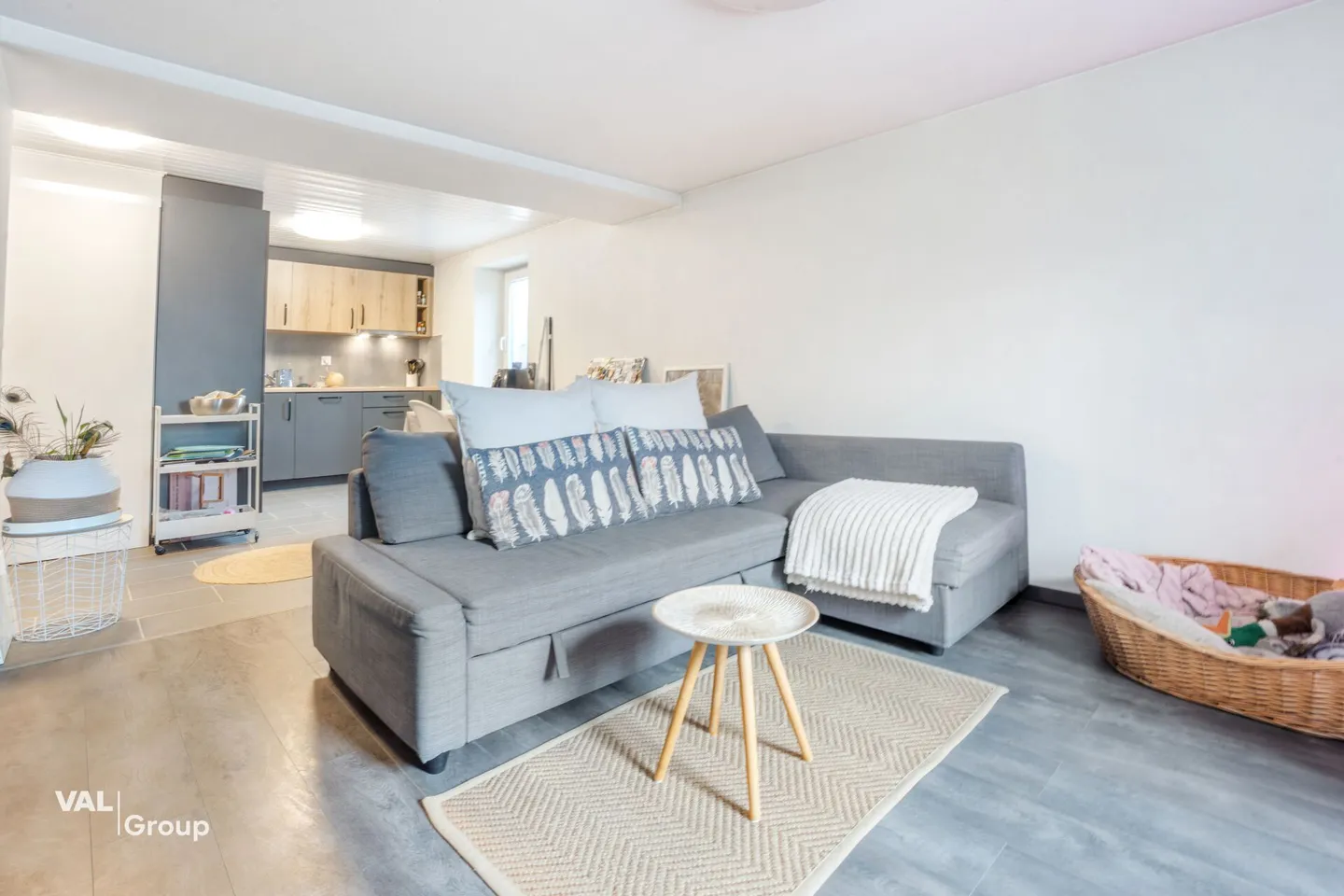 Petit immeuble de 3 lots 2.5 pièces au coeur du villlage, avec rendement brut à 4.5% - Foto 4 von 15