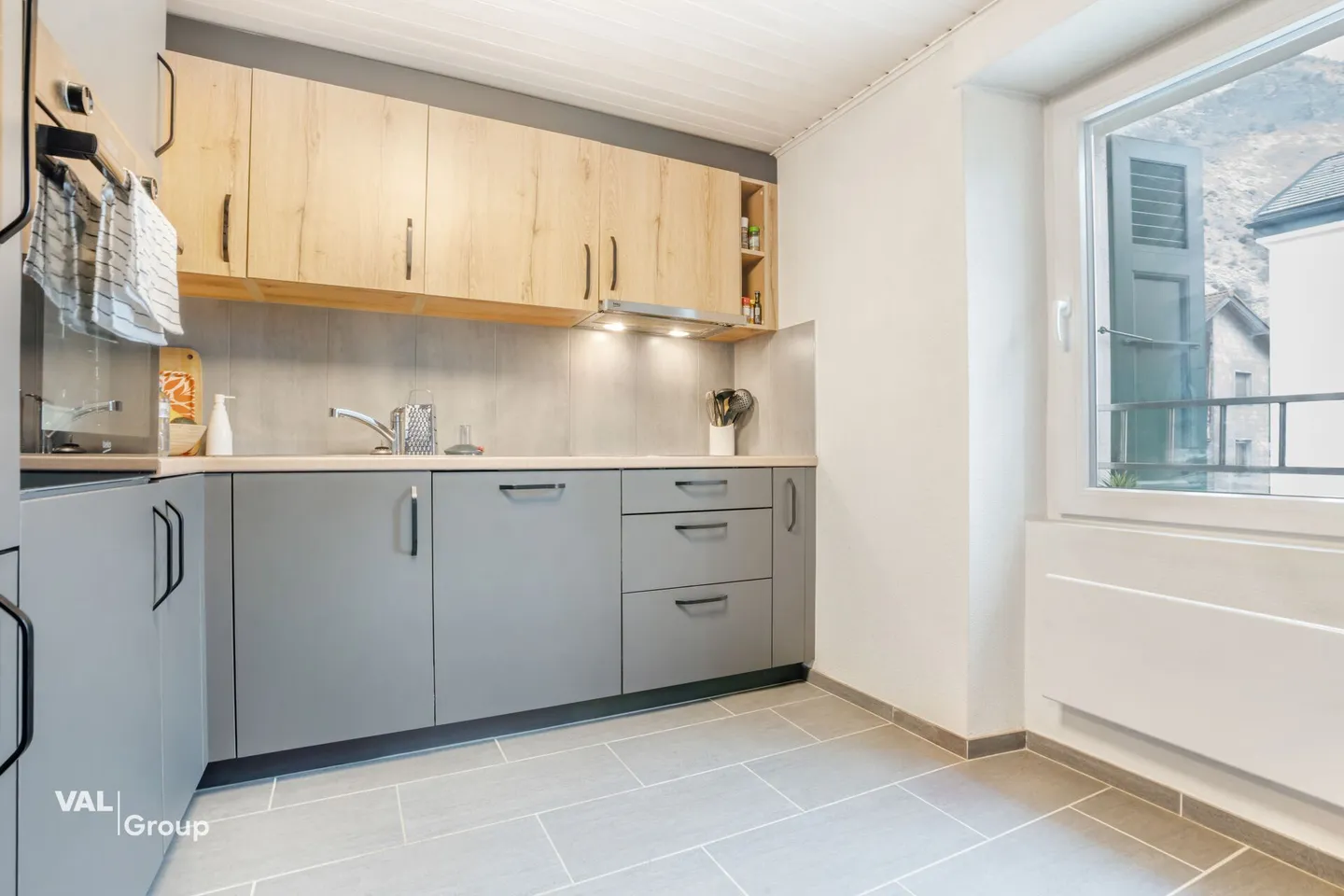 Petit immeuble de 3 lots 2.5 pièces au coeur du villlage, avec rendement brut à 4.5% - Foto 5 von 15