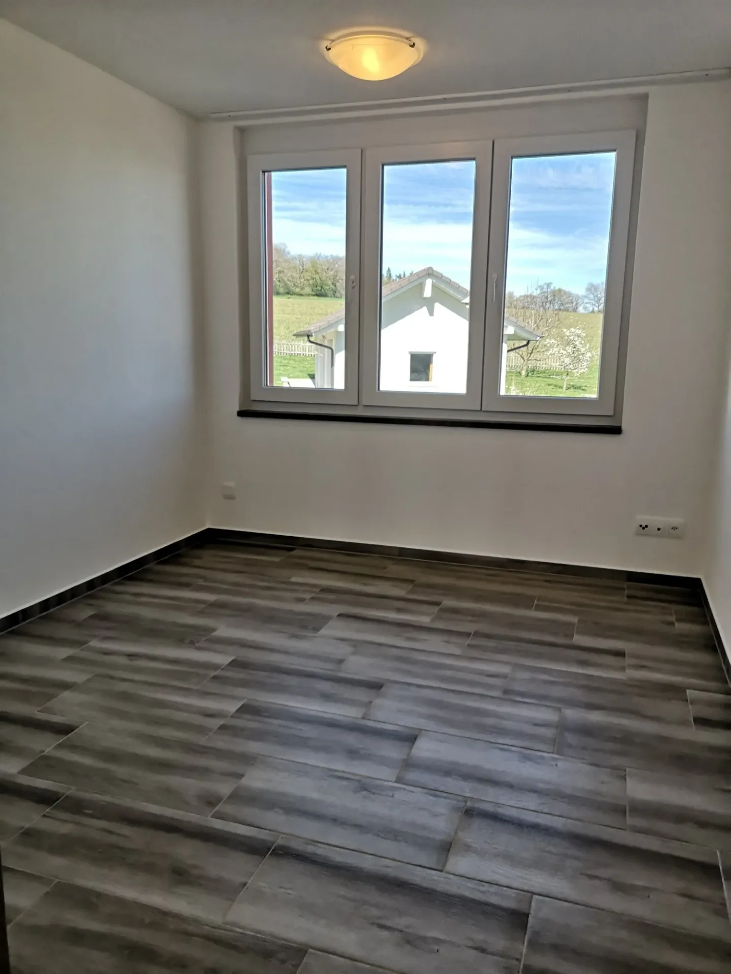 Appartement neuf au 1er étage avec terrasse couverte, avec vue. - Foto 4 di 18