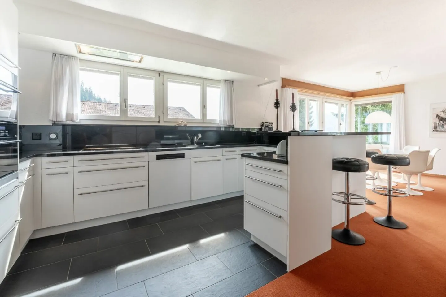 Chalet mit Schwimmbad in Flims - Foto 2 von 37