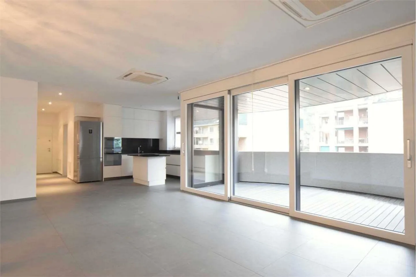 Elegante Wohnung in der Nähe des Zentrums von Lugano - Foto 1 von 13