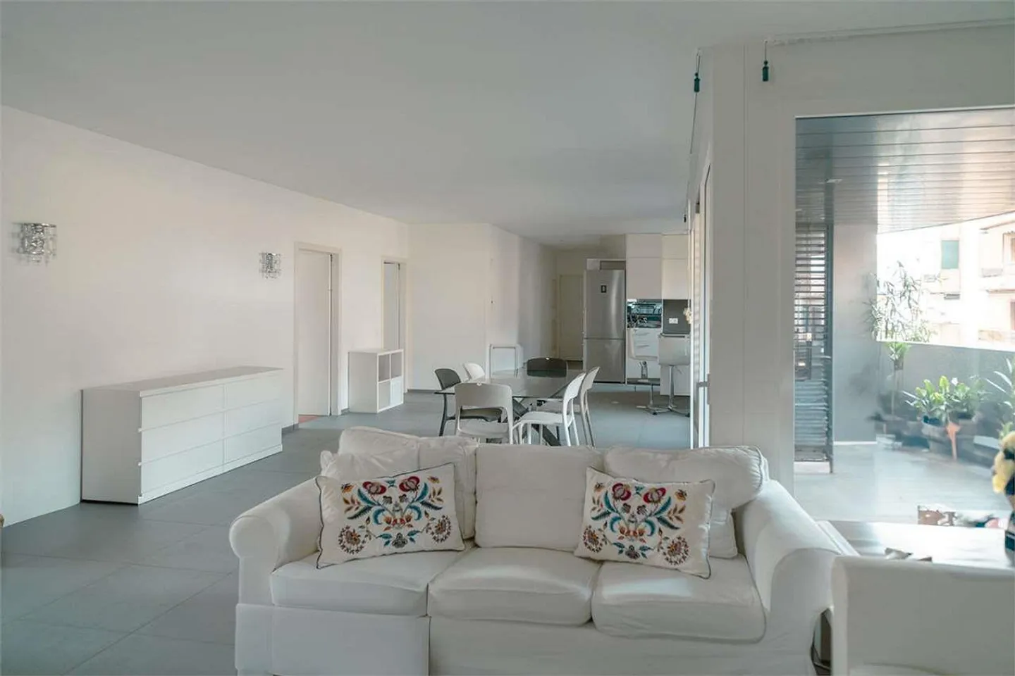 Elegante Wohnung in der Nähe des Zentrums von Lugano - Foto 3 von 13