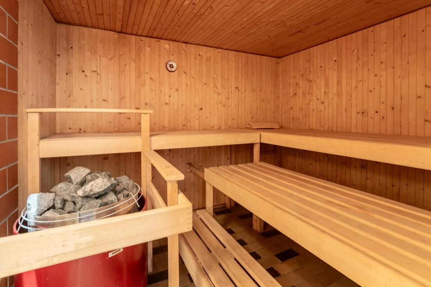 Chalet mit Schwimmbad in Flims - Foto 23 von 37