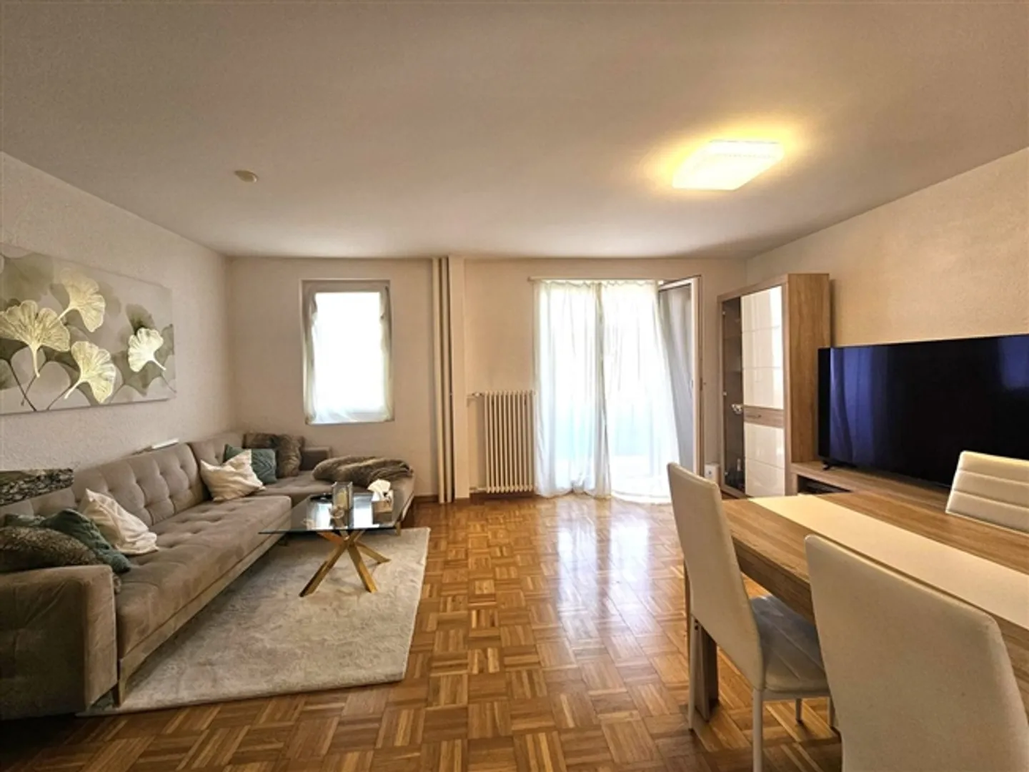 2.5 Room apartment - Photo 3 of 9