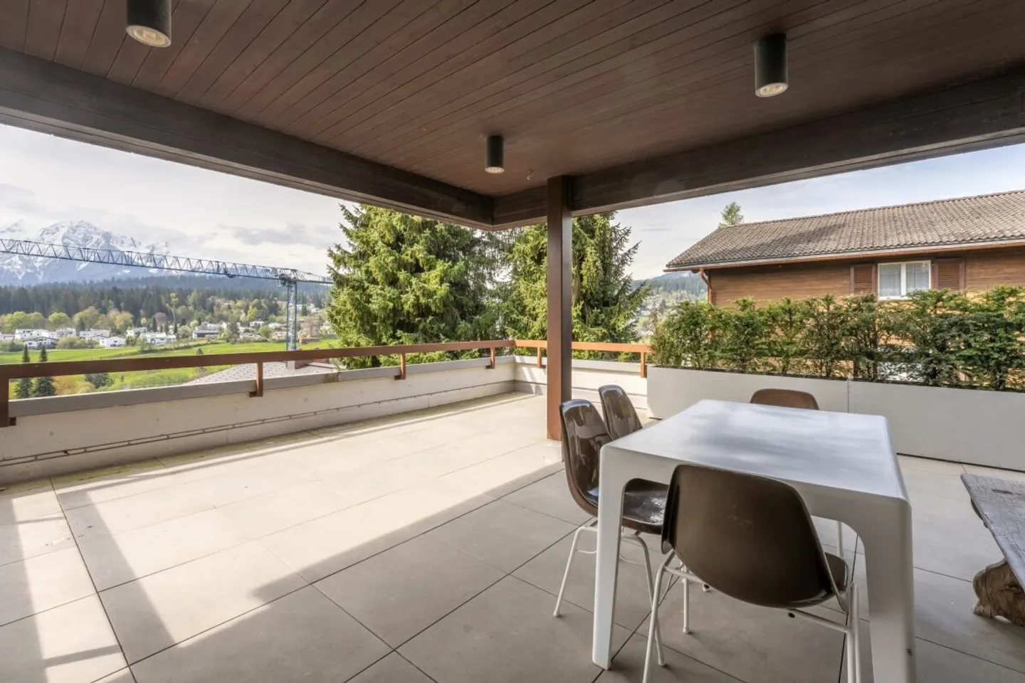 Chalet mit Schwimmbad in Flims - Foto 26 von 37