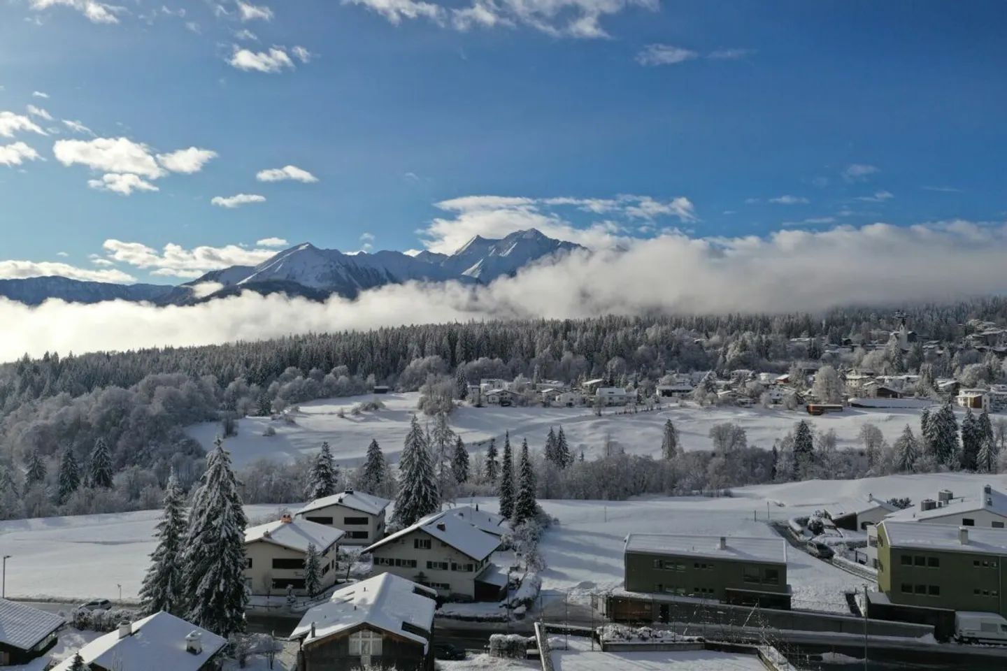 Chalet mit Schwimmbad in Flims - Foto 34 von 37