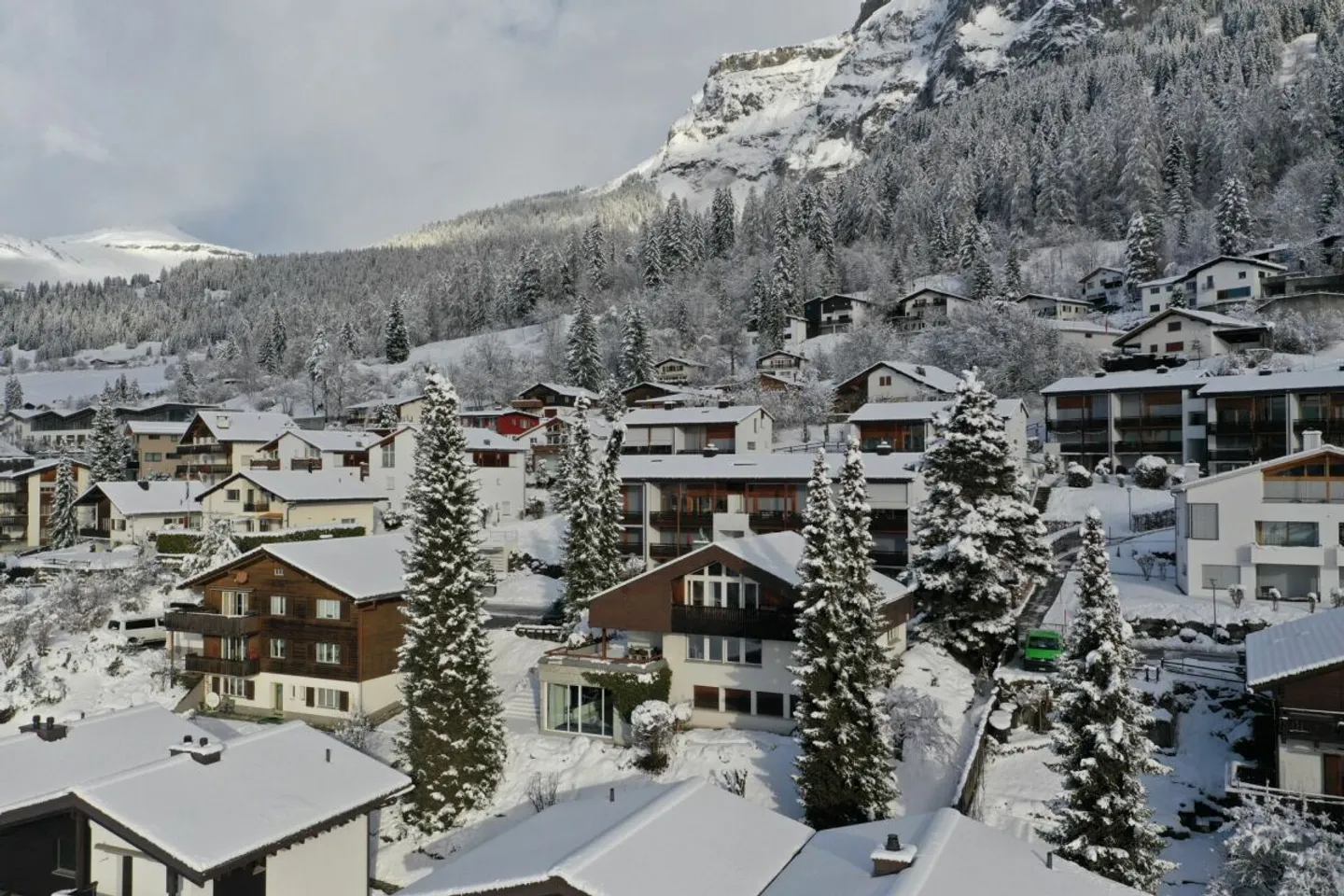 Chalet mit Schwimmbad in Flims - Foto 36 von 37