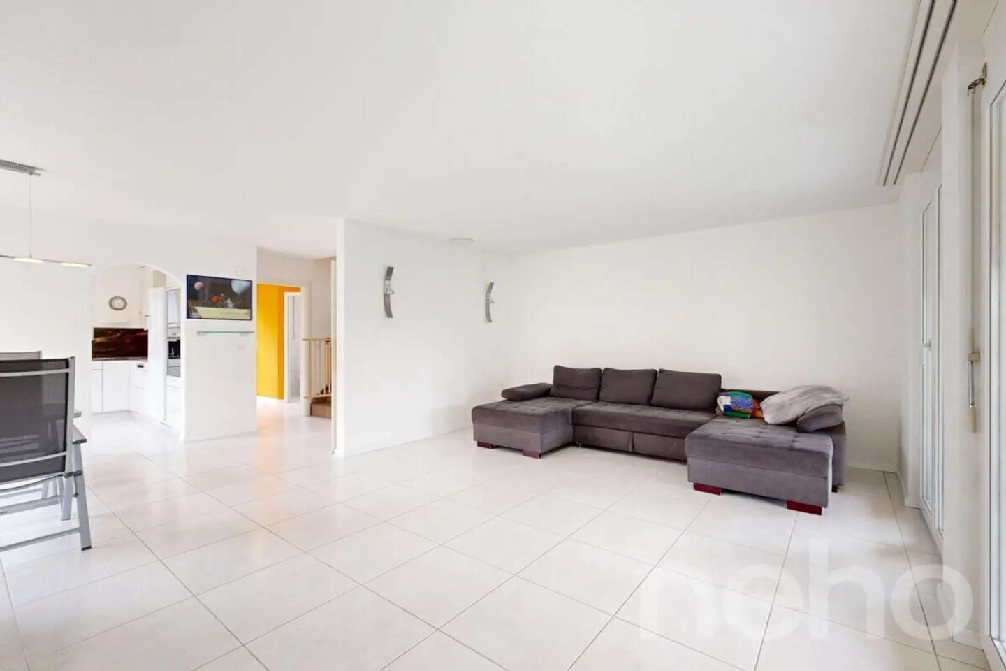 Casa bifamiliare di 5,5 stanze adatta alle famiglie in una posizione tranquilla - Foto 4 di 12