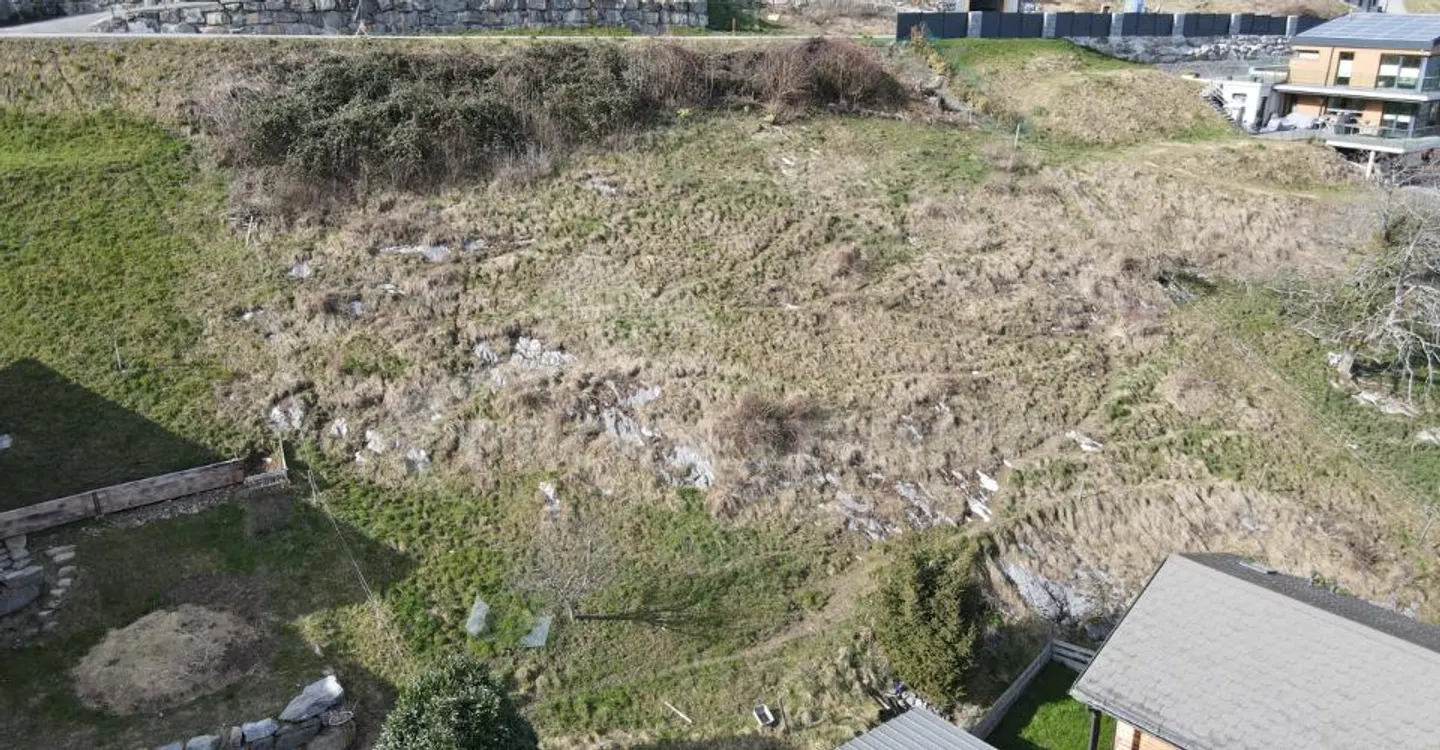 TERRENO EDIFICABILE - TRANQUILLO, SOLEGGIATO E VISTA SULLE DENTS DU MIDI - Foto 3 di 9
